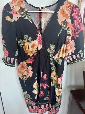 Ranna Gill Black Floral V-Neck Romper with Puff Sleeves- XS